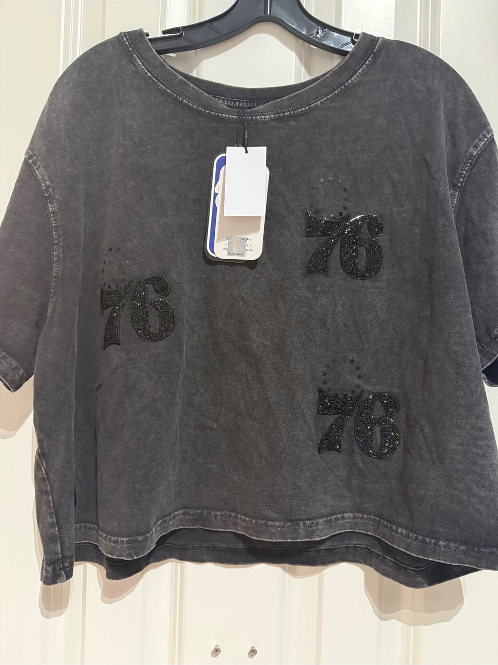 Women’s Bling 76ers shirt size Large